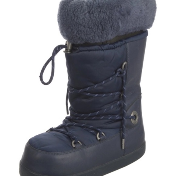 Uggs boots size 10 - Picture 4 of 10